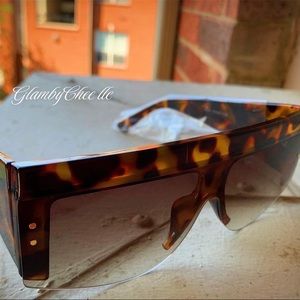 Cheetah print wide rim sunglasses
